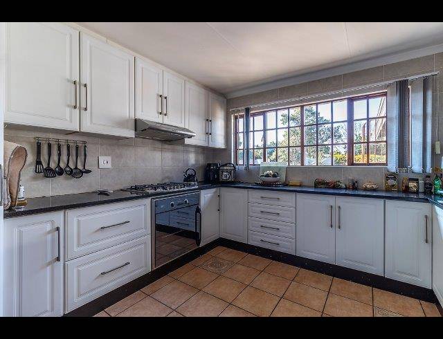 4 BEDROOM FREEHOLD SOLD IN FOREST HILLS